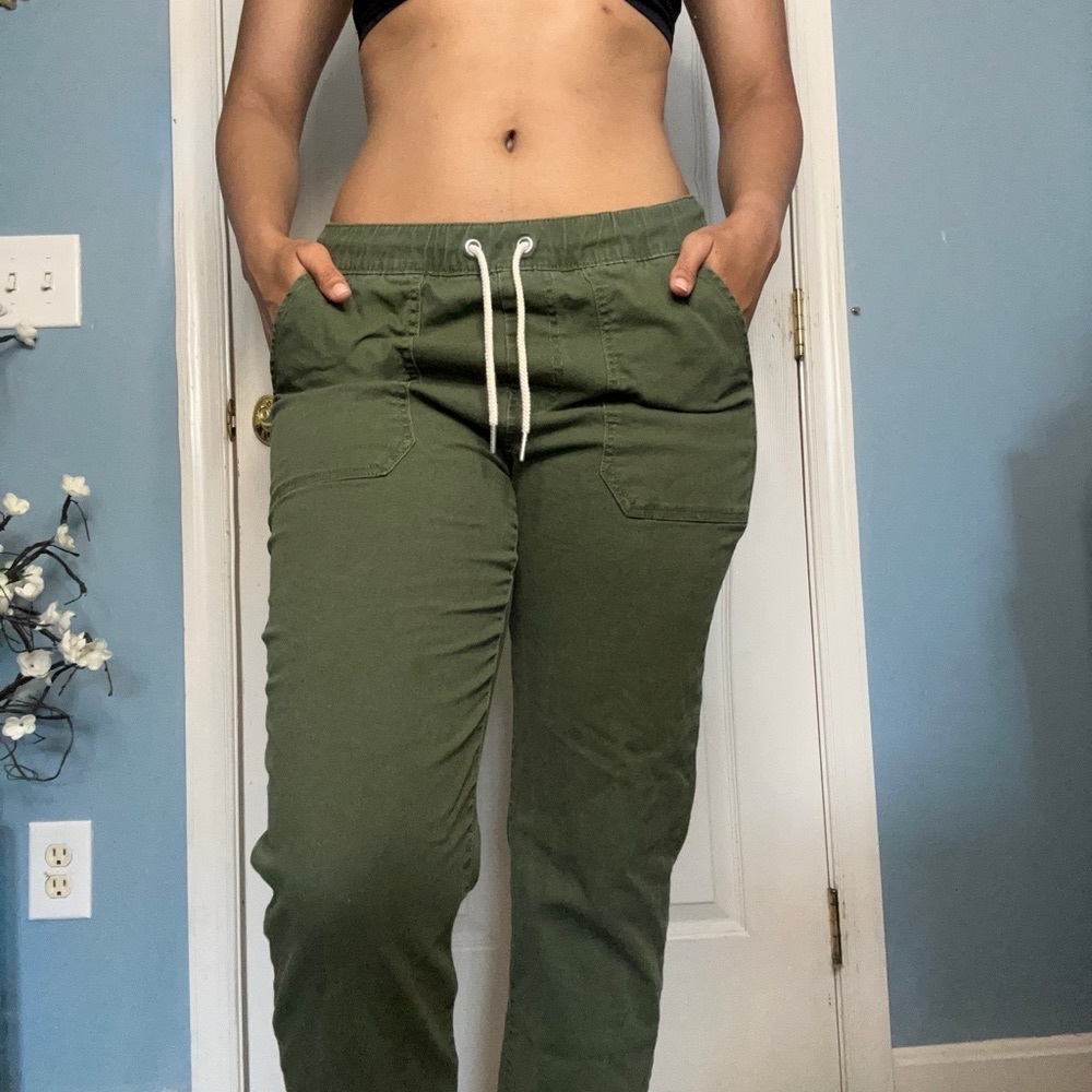ARMY GREEN cargo pants w drawstring in front. Pockets included.